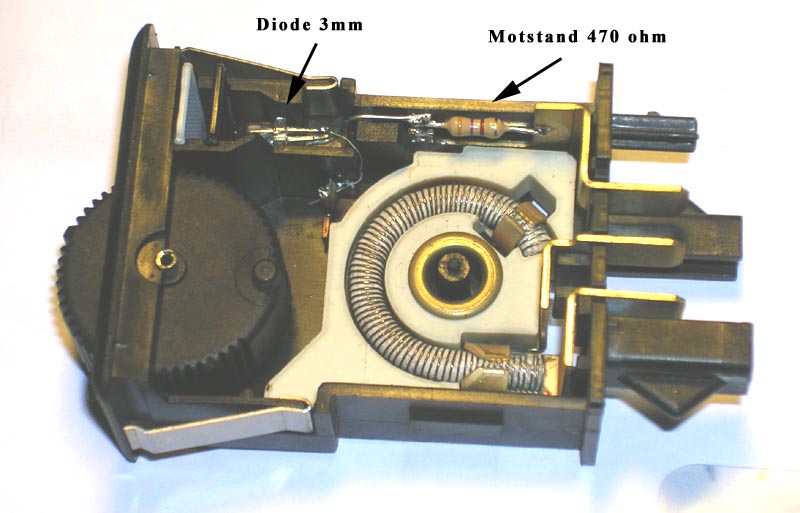    [Dimmerbryter for instrument med lysdiode i   ]